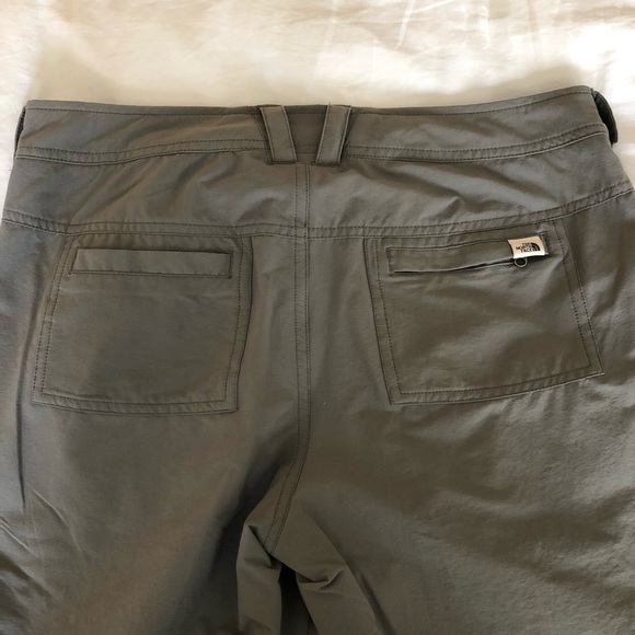 THE NORTH FACE Women’s Paramount Shorts 6 - Picture 7 of 11